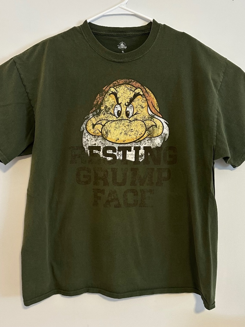Snow White Resting Grump Face Graphic Print T-Shirt XL Green Y2K Short Sleeve